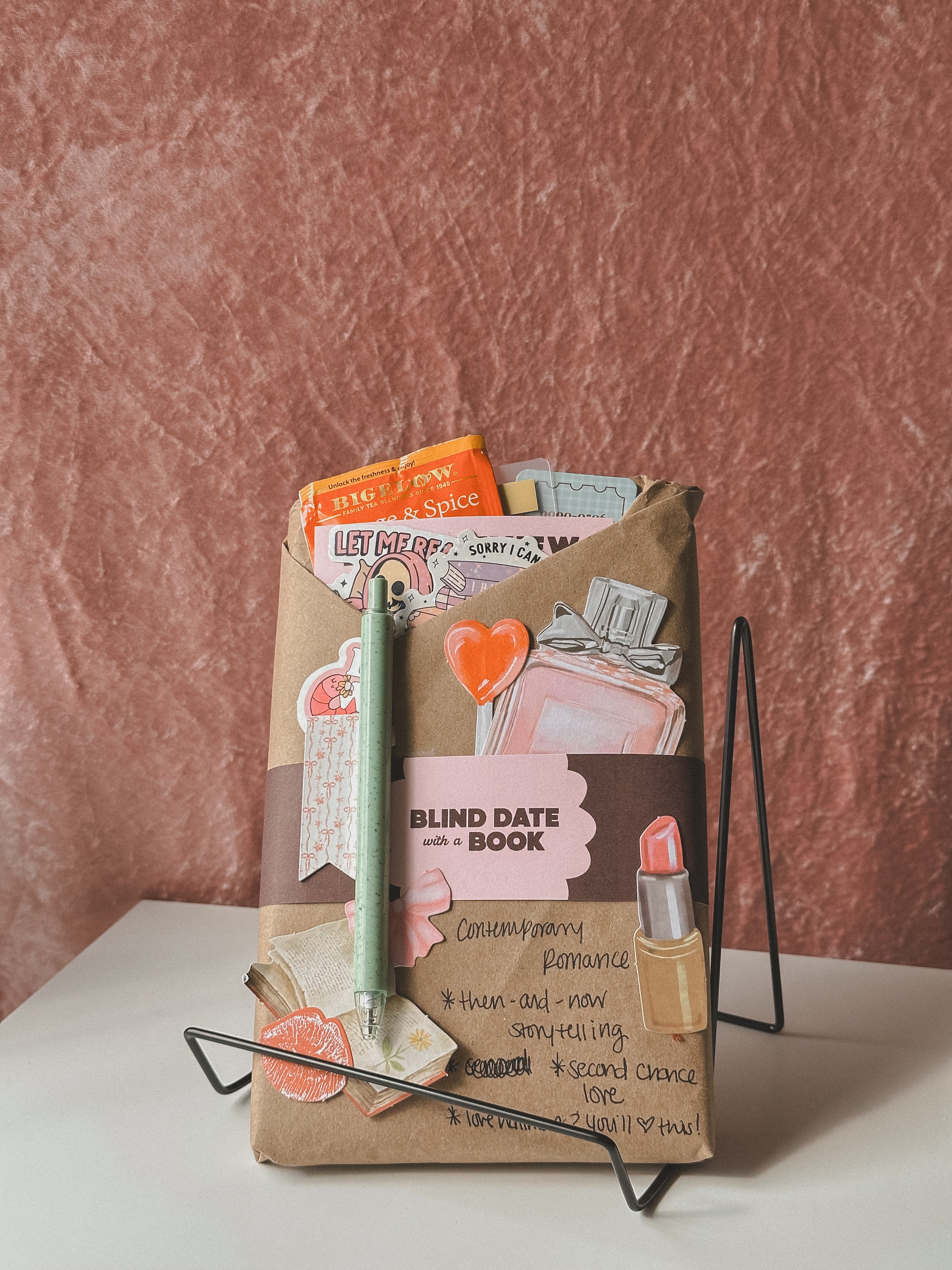 Contemporary Romance | Blind Date with a Book